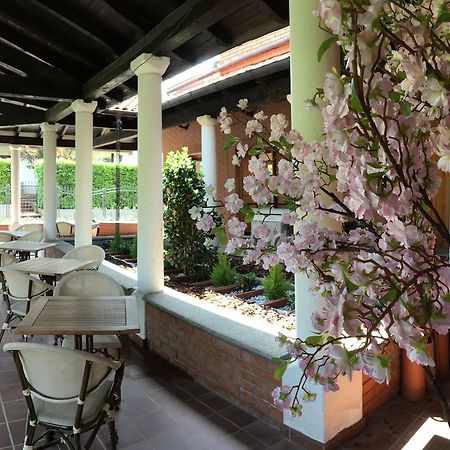 Ostello Casa Emmaus Maccagno Экстерьер фото