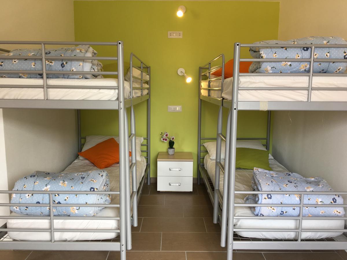 Ostello Casa Emmaus Maccagno Экстерьер фото
